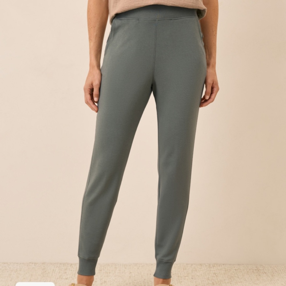 Pact Organic Airplane Jogger - Like New, Medium, Castor Green